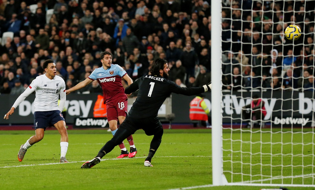 Ky tich lan dau xuat hien trong 127 nam lich su Liverpool hinh anh 7 2020_01_29T211628Z_706914089_RC2XPE92IFPH_RTRMADP_3_SOCCER_ENGLAND_WHU_LIV_REPORT.JPG