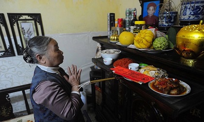 Cúng rằm tháng Giêng: Đây là 4 thứ đại kị chớ dại đặt lên bàn thờ kẻo thần Tài 'giận tím mặt'