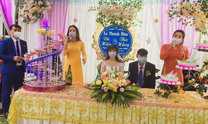 Đám cưới mùa dịch Corona: Chú rể dở khóc, cô dâu dở cười