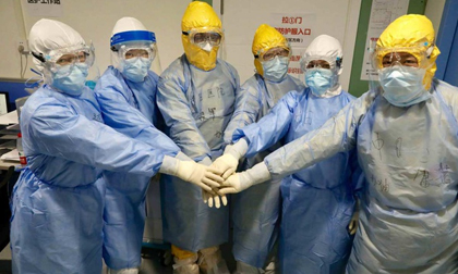 Bé 11 tháng tuổi nhiễm virus corona khỏi bệnh, được xuất viện