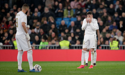 Real Madrid đứt 21 trận bất bại, chia tay tham vọng ăn 3