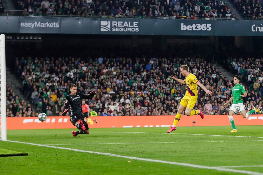 Messi lap hat-trick kien tao giup Barca nguoc dong hinh anh 5 Messi7.jpg
