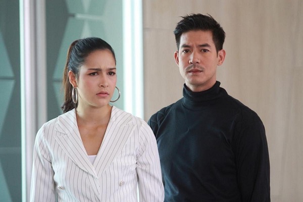 '. Tân hôn bất ngờ của mẹ đơn thân, đang nước mắt lưng tròng vì chồng không chịu ngủ cùng thì 'sốc ngất' với bóng đen đứng trước cửa phòng .'