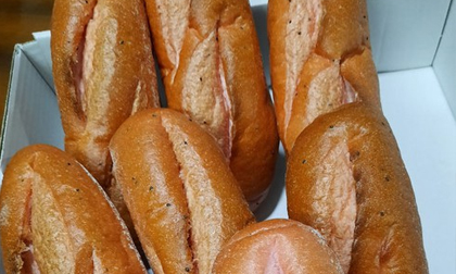 Bánh mì làm từ thanh long: độc đáo thơm ngon lại giúp giải cứu cho nông dân Việt