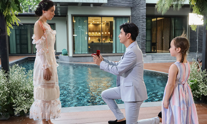 Dốc công dàn dựng để có một cầu hôn trọn vẹn, gã sở khanh 'chết sững' với câu nói của người yêu: 'Sẽ cho anh biết tôi là ai?'