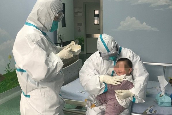 Cha mẹ cần chủ động để phòng bệnh covid-19 cho trẻ