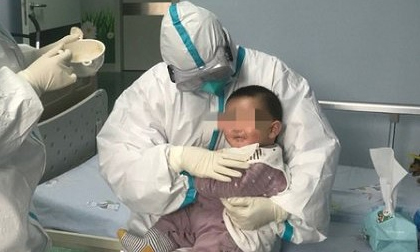 Từ vụ bé gái 3 tháng tuổi nhiễm Covid-19: Cha mẹ nên làm gì để phòng bệnh cho trẻ hiệu quả?