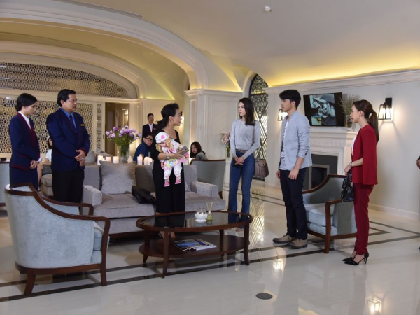 Lần đầu ra mắt nhà trai, vừa thấy bố người yêu, gái xinh xách dép bỏ chạy, còn người yêu lăn đùng ra ngất khi biết uẩn khúc phía sau - Ảnh 2