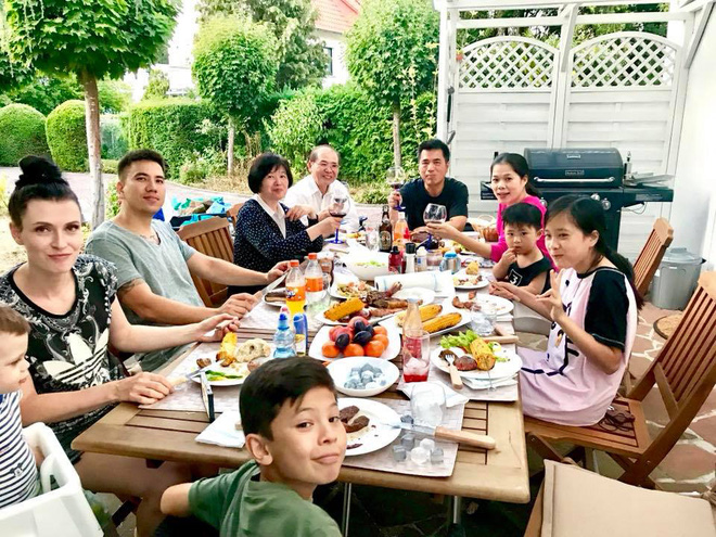 Mỹ Lệ: Nữ đại gia của showbiz, sẵn sàng cho bạn vay 200 tỷ chỉ qua một cuộc gọi điện thoại - Ảnh 5. Mỹ Lệ: Nữ đại gia của showbiz, sẵn sàng cho bạn vay 200 tỷ chỉ qua một cuộc gọi điện thoại - Ảnh 5.