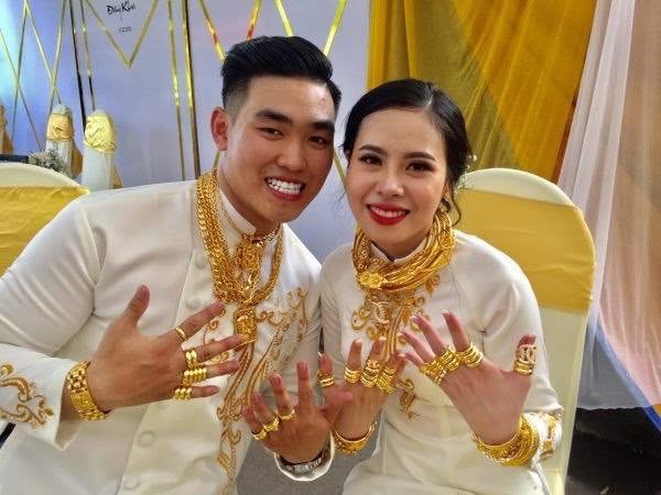 Co dau chu re deo vang day nguoi, nhan 2,5 ty trong dam cuoi o TP.HCM hinh anh 1 86729994_132957824886984_7308358832395124736_n.jpg