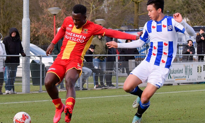Văn Hậu ghi dấu giày giúp Jong Heerenveen thắng Venlo