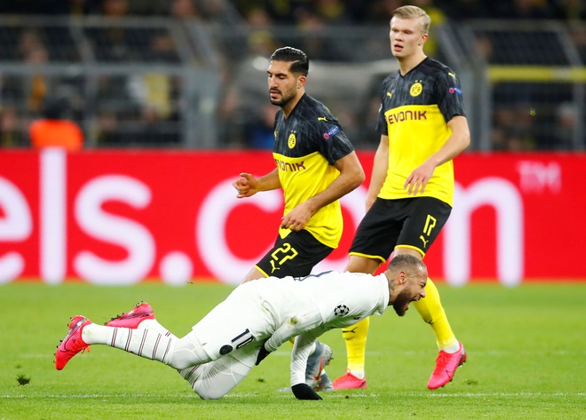 Haaland lap cu dup giup Dortmund danh bai PSG hinh anh 1 2020_02_18T202346Z_1712775736_RC283F99VDVE_RTRMADP_3_SOCCER_CHAMPIONS_DOR_PSG_REPORT.JPG