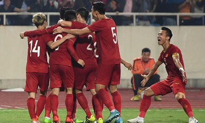 Tuyển Việt Nam tiếp tục dẫn đầu khu vực trên bảng xếp hạng FIFA