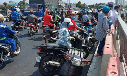 Tìm thấy thi thể 2 vợ chồng nhảy kênh Tàu Hủ để lại con thơ