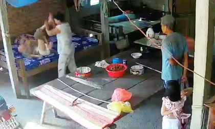 Tiền Giang: Công an vào cuộc vụ nghi con trai cùng vợ bạo hành mẹ già 88 tuổi