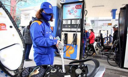 Giá xăng dầu giảm ở mức thấp nhất trong vòng 1 năm trở lại