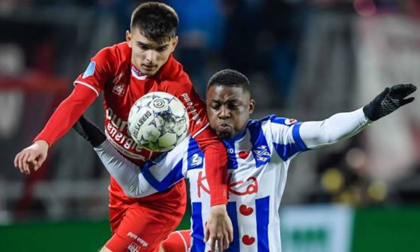 Văn Hậu không được vào sân dù hàng thủ Heerenveen chơi tệ