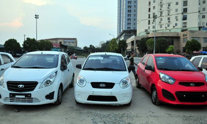 Xe nhập khẩu giá rẻ ồ ạt đổ bộ, hãng xe và đại lý tranh thủ đẩy hàng tồn