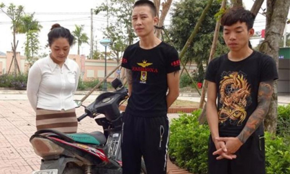 Bắt nhóm đối tượng thực hiện 13 vụ cướp vàng, điện thoại của người đi đường