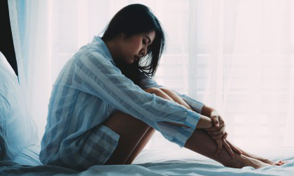 Vào ngày cưới, khi vợ chồng tôi đang trao nhẫn cưới thì một cô gái điên xuất hiện nhưng bí mật phía sau mới khiến tôi đau đớn bẽ bàng
