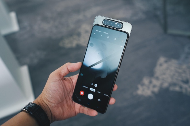 Loat smartphone giam gia tot trong mua dich Covid-19 hinh anh 2 2.jpg