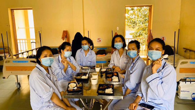 '. Tâm sự xúc động của tiếp viên trưởng Vietnam Airlines: Những ngày đi bay trong dịch Covid .' '. Tâm sự xúc động của tiếp viên trưởng Vietnam Airlines: Những ngày đi bay trong dịch Covid .'