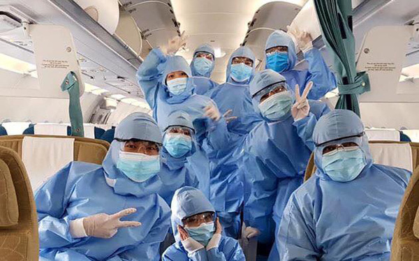'. Tâm sự xúc động của tiếp viên trưởng Vietnam Airlines: Những ngày đi bay trong dịch Covid .' '. Tâm sự xúc động của tiếp viên trưởng Vietnam Airlines: Những ngày đi bay trong dịch Covid .'
