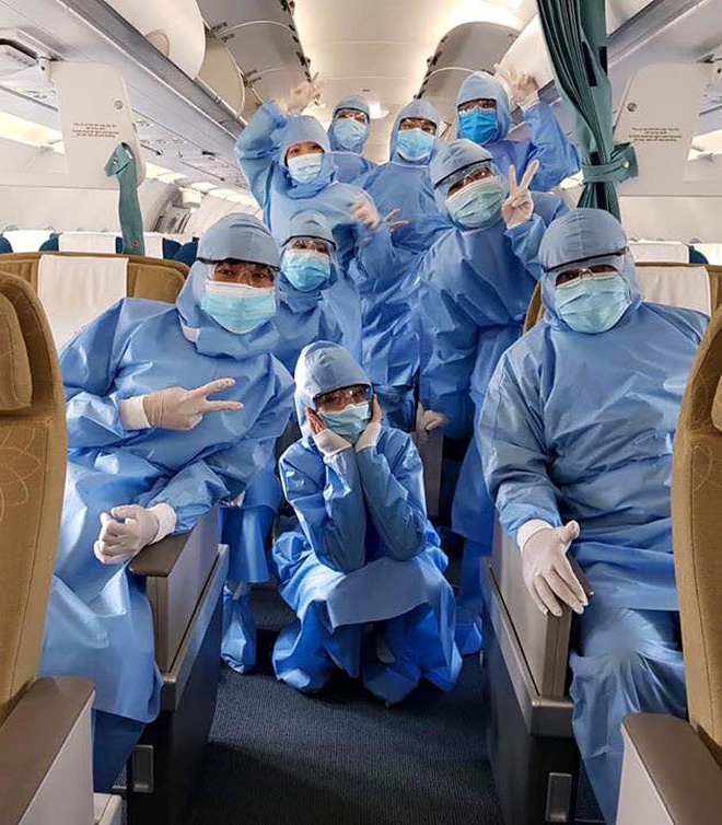 '. Tâm sự xúc động của tiếp viên trưởng Vietnam Airlines: Những ngày đi bay trong dịch Covid .' '. Tâm sự xúc động của tiếp viên trưởng Vietnam Airlines: Những ngày đi bay trong dịch Covid .'
