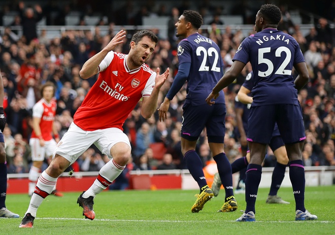 VAR giup Arsenal noi dai mach bat bai tai Premier League hinh anh 1 2020_03_07T153114Z_453883156_RC23FF9OXC1G_RTRMADP_3_SOCCER_ENGLAND_ARS_WHU_REPORT.JPG