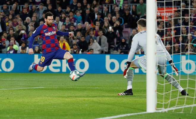 Messi toa sang dua Barca chiem ngoi dau cua Real hinh anh 1 2020_03_07T180438Z_1466036497_RC26FF982FE8_RTRMADP_3_SOCCER_SPAIN_FCB_SOC_REPORT.JPG