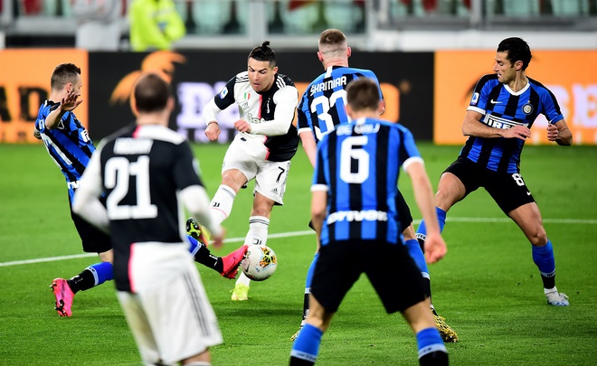 Ronaldo ghi dau giup Juventus dai thang o derby Italy hinh anh 1 2020_03_08T195808Z_899712342_RC2VFF907SQF_RTRMADP_3_SOCCER_ITALY_JUV_INT_REPORT.JPG