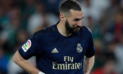 Benzema mắc sai lầm, Real trả giá đắt trước Betis