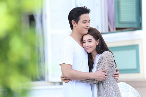 Được chồng tặng sinh nhật chiếc dây chuyền nặng trĩu cổ, vợ hí hửng đăng lên facebook khoe nào ngờ phát hiện mình bị cắm sừng bởi chi tiết rất nhỏ - Ảnh 1