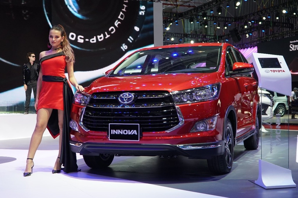 Nhung lua chon xe 7 cho dang chu y gia duoi 1 ty dong hinh anh 4 Innova.jpg