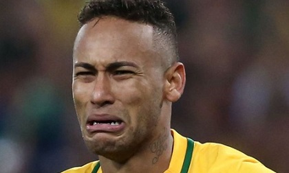 Neymar khóc sau khi giúp PSG vào tứ kết Champions League