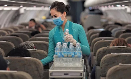 Nữ tiếp viên hàng không chuyến bay VN0054 là ca bệnh mới nhất mắc Covid-19
