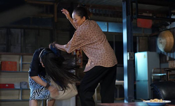 Bị chồng đuổi khỏi nhà khi tay không tấc sắt, vợ thản nhiên ra đi và để lại một thứ đủ làm cả nhà chồng cầu cạnh quay về - Ảnh 1