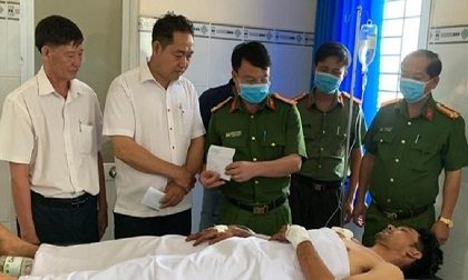 Truy bắt kẻ trộm, một công an xã bị đâm liên tiếp