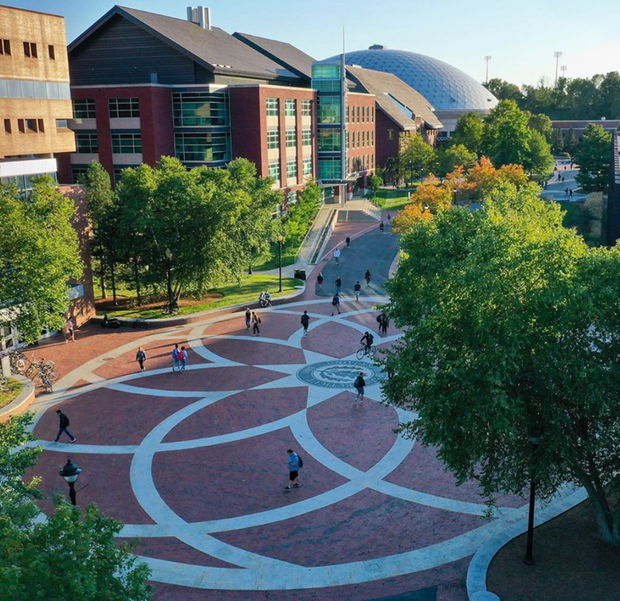 Khuôn viên đại học University of Connecticut