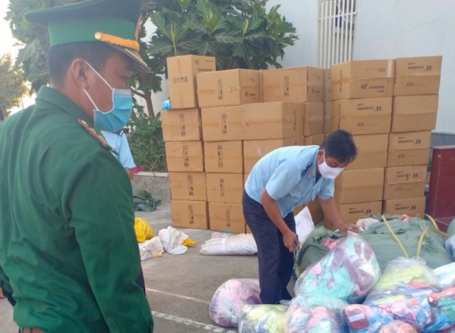 Phat hien 2 lo hang tren 266.000 khau trang khong ro nguon goc hinh anh 1 khau_trang_2.jpg