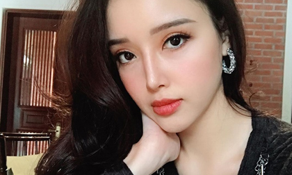 Em gái Mai Phương Thúy ngày càng mặn mà, sành điệu