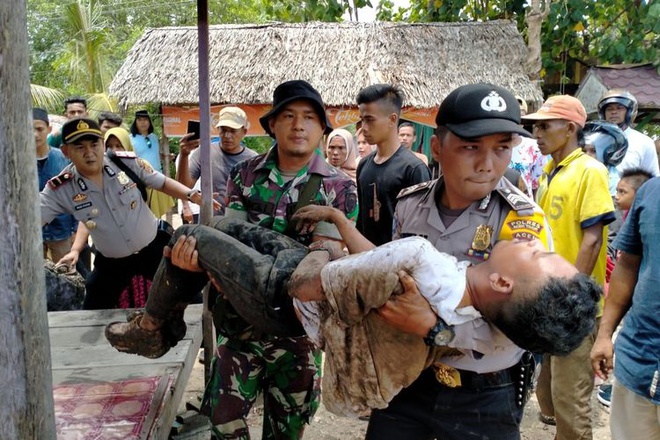 Gia vo bi bat coc, mat sach vang vi khong du tien hoi mon cho nha gai hinh anh 1 5e70a28586ace.jpeg