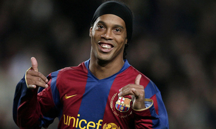 Ronaldinho đối mặt 10 năm tù vì nghi án 'rửa tiền'
