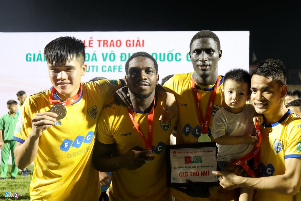 Pape Omar - tu vu ban do chan dong chau Au toi ngoi sao V.League hinh anh 3 