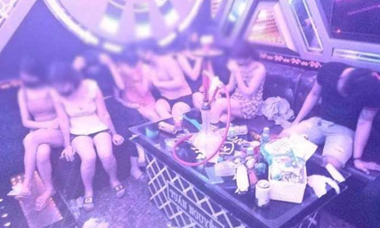 Bất chấp lệnh cấm vào quán karaoke hát, 11 nam nữ thanh niên phải cách ly 14 ngày