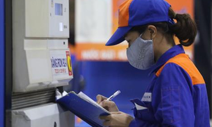 Lý do giá xăng nhập hạ 50%, Việt Nam chỉ giảm 4.200 đồng/lít