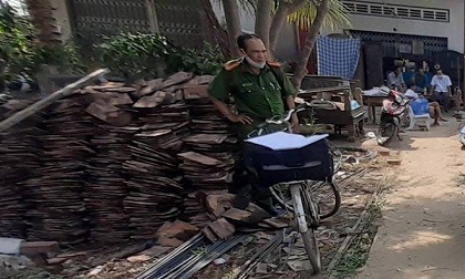 Người đàn ông tử vong với con dao cắm trên ngực trái