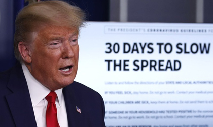 Dự đoán 240.000 ca tử vong, TT Trump cảnh báo 'hai tuần rất đau đớn'