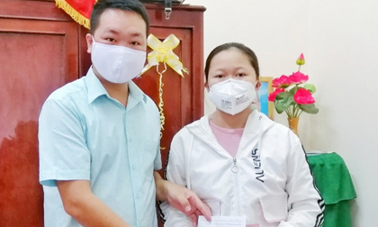 Nữ sinh lớp 7 khui heo ủng hộ quỹ phòng chống Covid-19