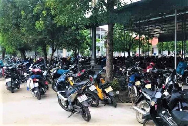 Hang tram nguoi di le nha tho o Ha Tinh trong dich Covid-19 hinh anh 2 6.png